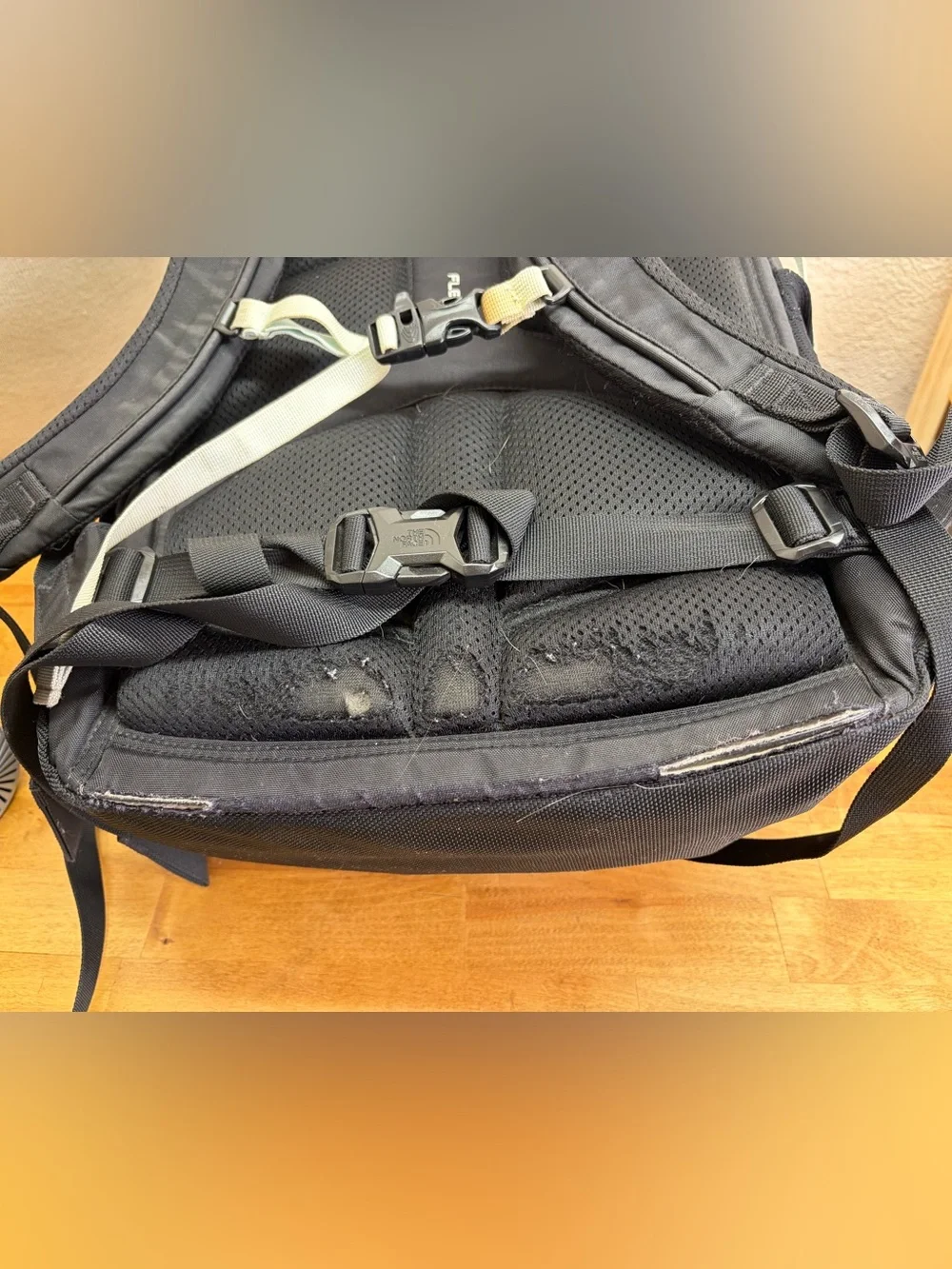 The North Face Recon Backpack Black FlexVent Hiking Travel Laptop Daypack 30L